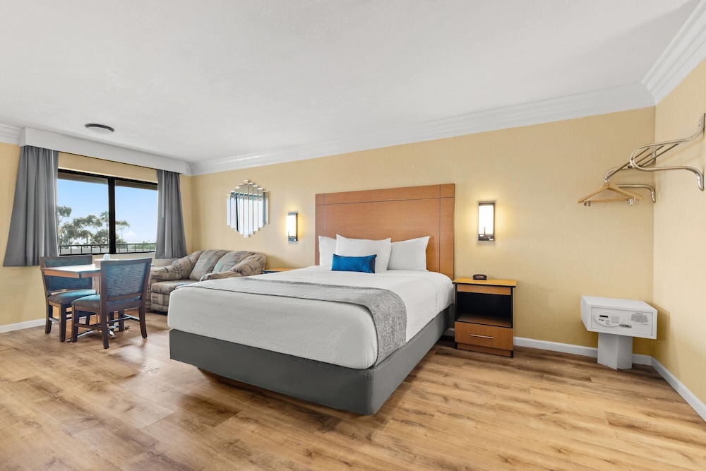 Travelodge by Wyndham San Clemente Beach 15/50