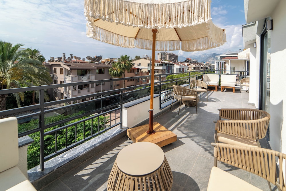 Deniz Hotel Konyaalti 79/94