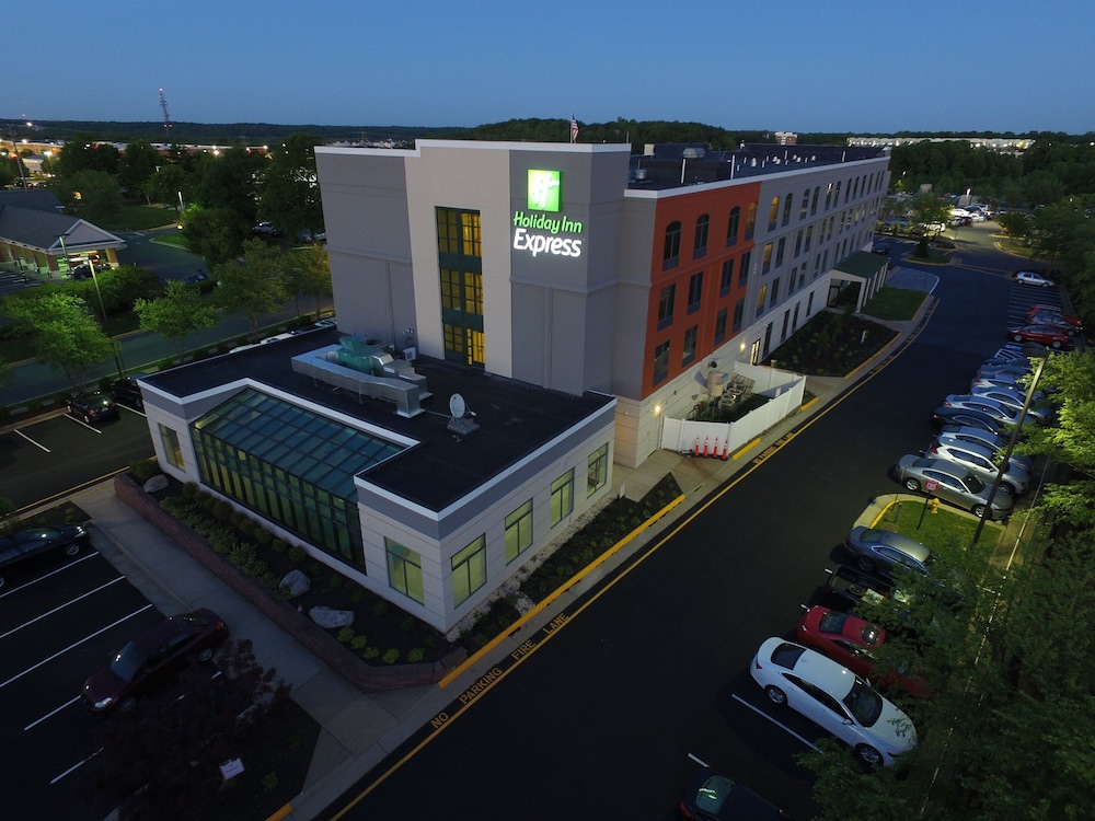 Holiday Inn Express Quantico - Stafford 1/50
