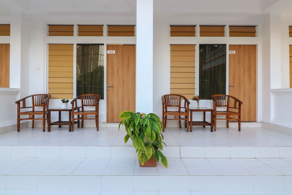 OYO 1384 Pulau Bali Hotel 27/29