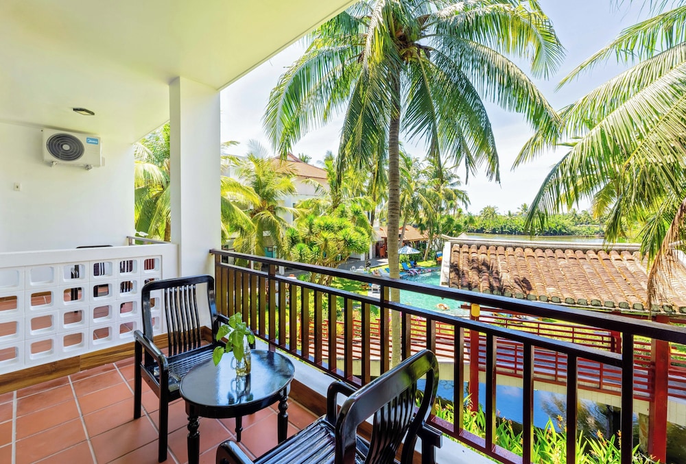 River Beach Resort and Residences 60/76