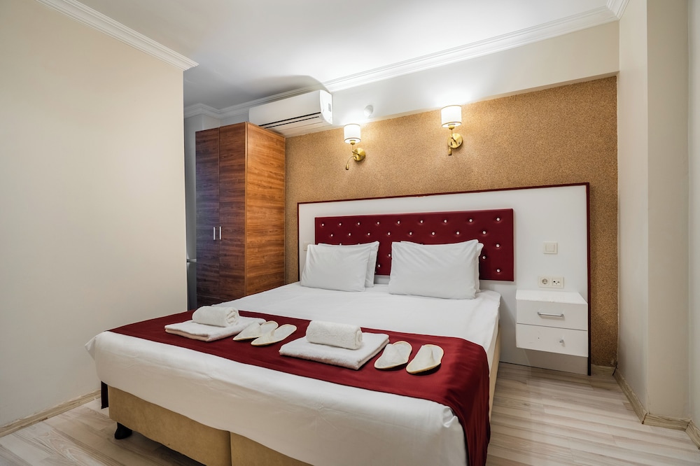 Economy Room