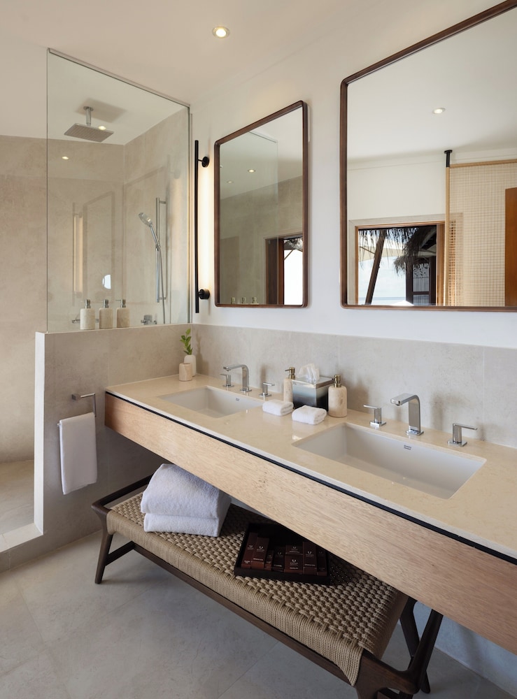 Mirihi Island Resort, Male 55/56