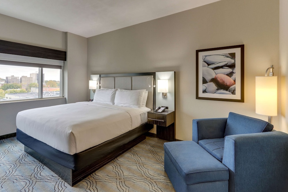 Doubletree By Hilton St Louis Forest Park 9/36