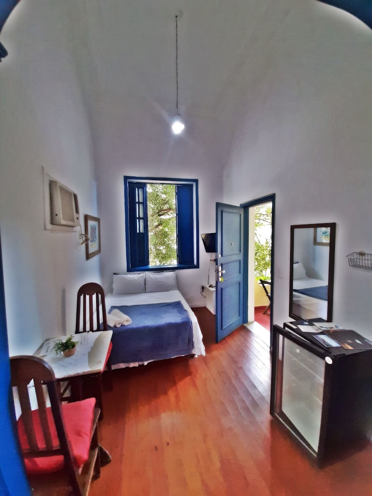 Brasileranza Hostel 12/50