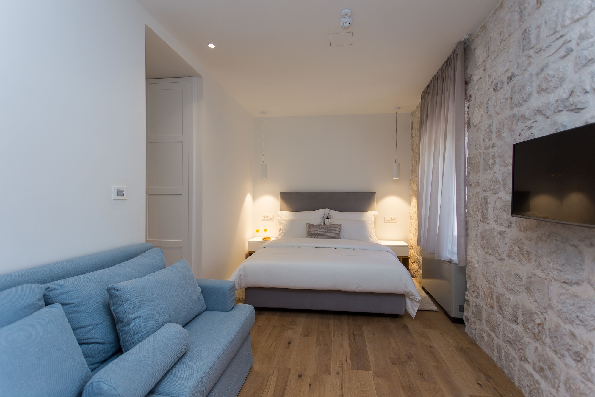 DELUXE, DOUBLE BED, BALCONY