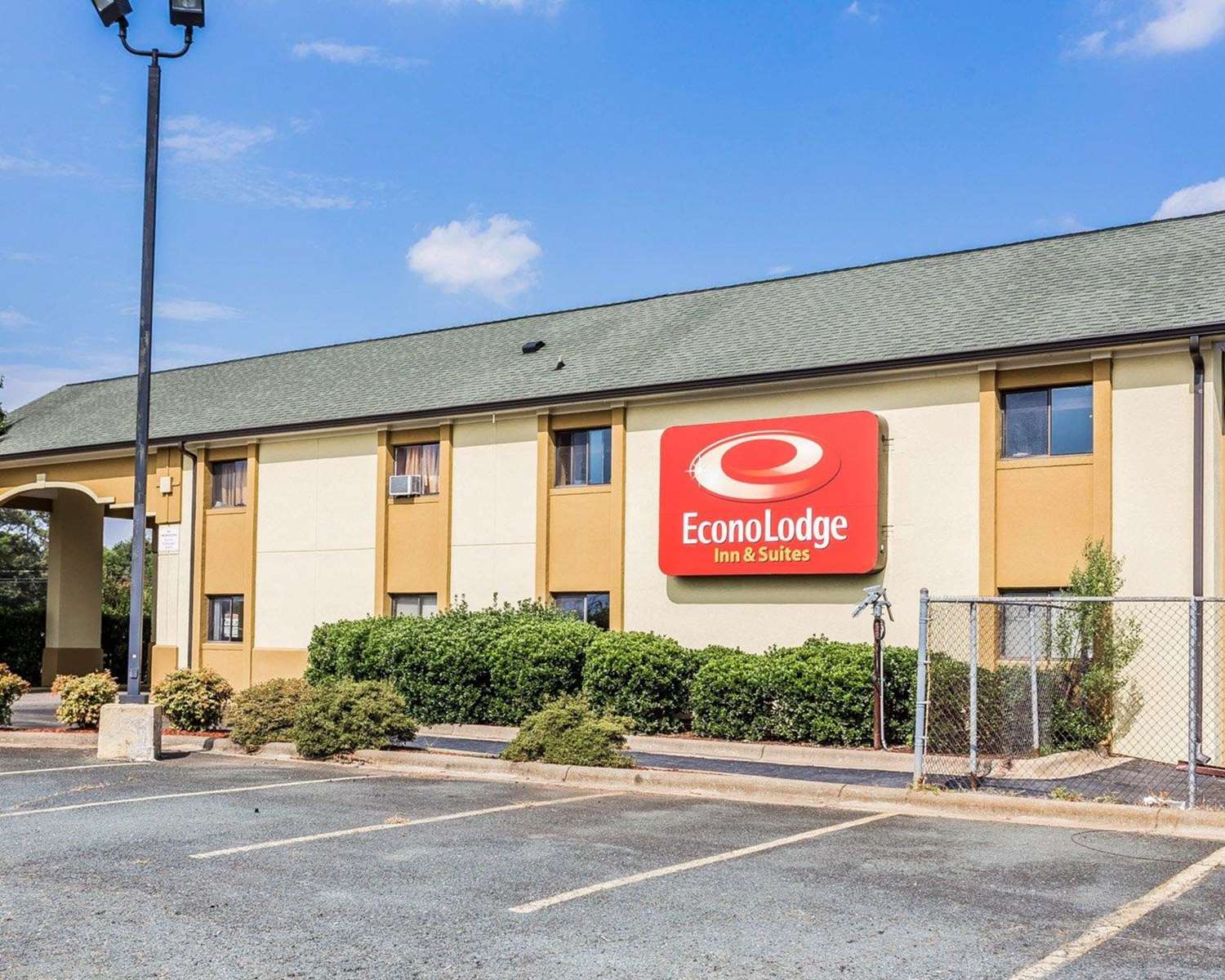 Econo Lodge Inn And Suites Matthews Charlotte 2/28