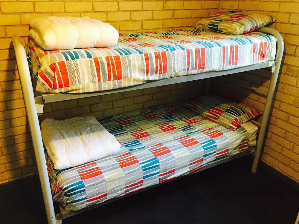 The Shiralee - Hostel 23/57