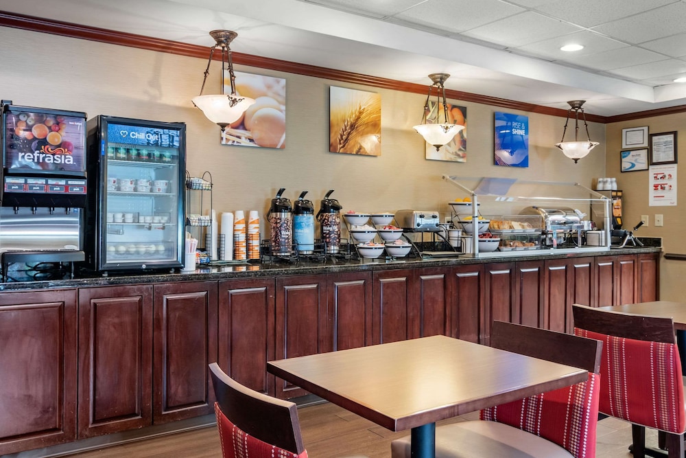 Comfort Inn Suites Suwanee Sugarloaf 27/36
