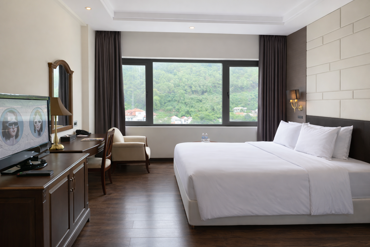 Superior, Double Bed, Hill View