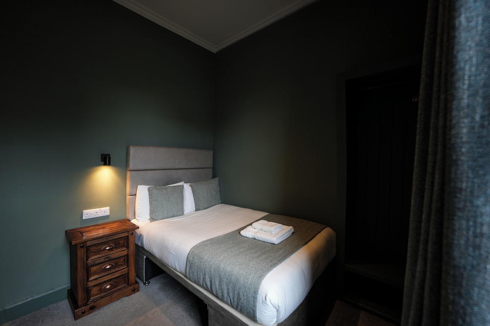 Whisky Vaults Hotel 20/50