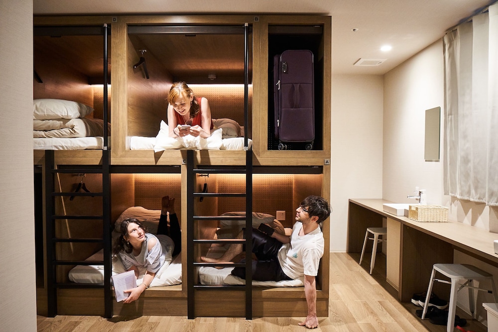 AND HOSTEL HOMMACHI EAST 55/69