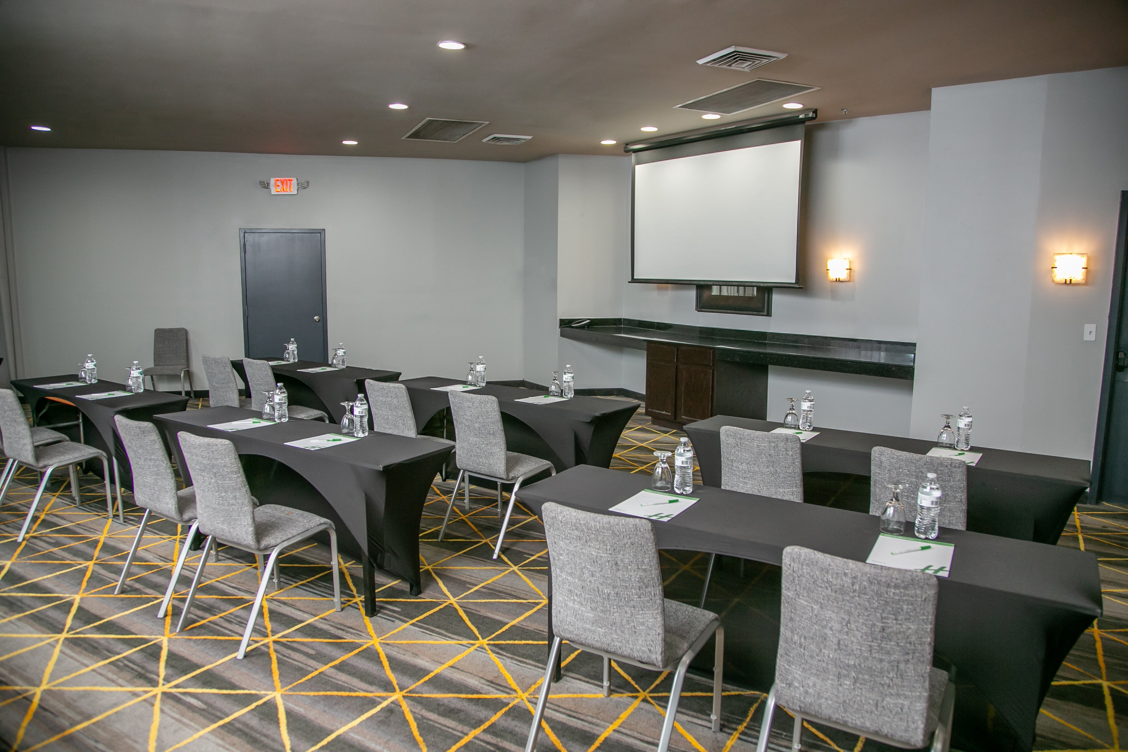 Holiday Inn New Orleans West Bank Tower 69/79