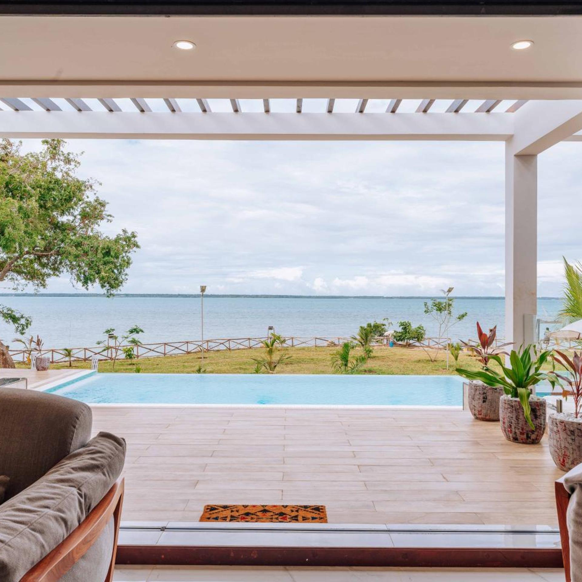 Blue Ocean Resort & Residences 24/50
