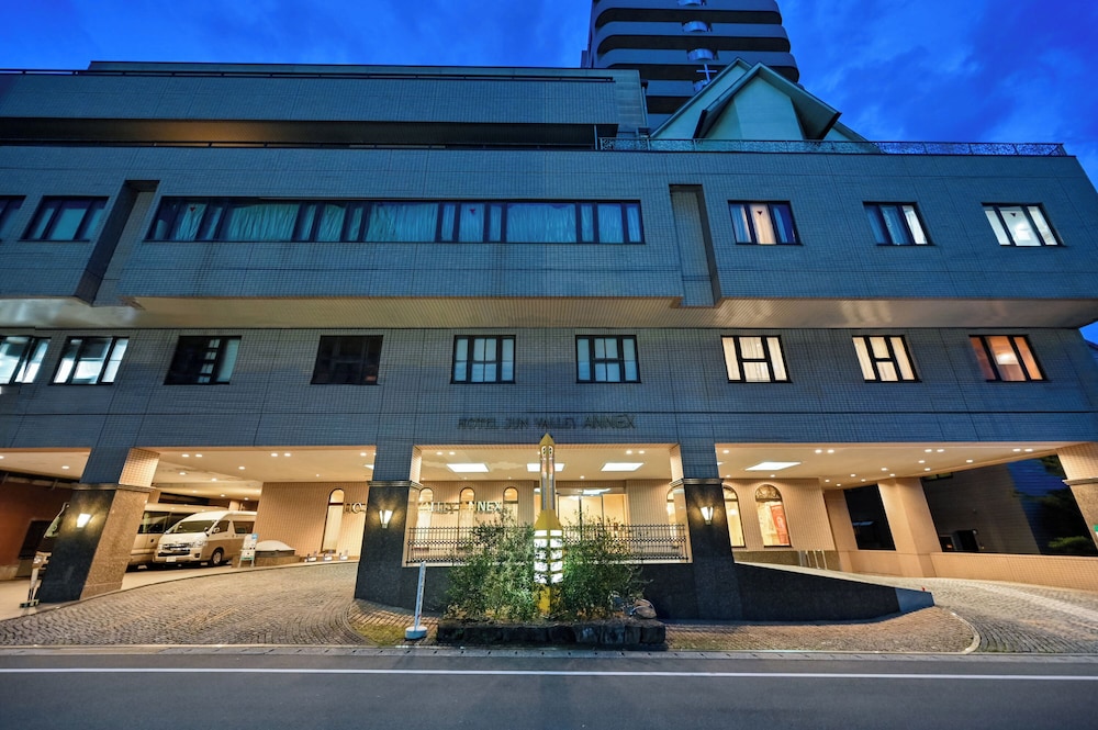 Hotel Sun Valley Annex 1/50