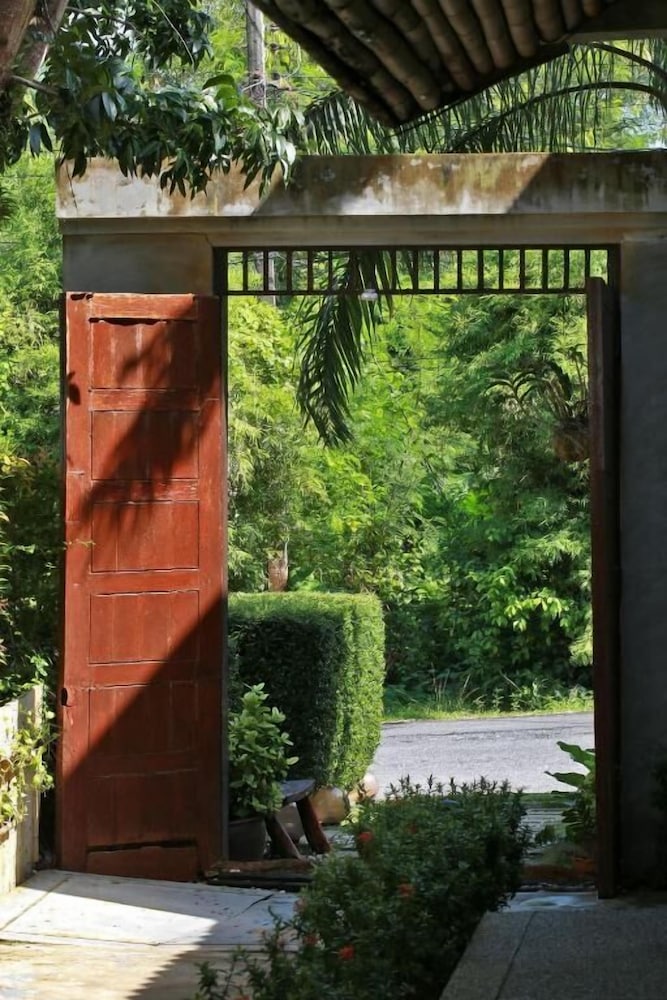 Tea Tree Spa Resort 56/82