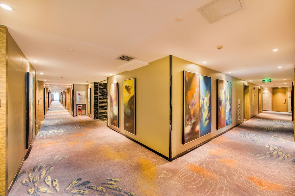 La Perle International Hotel 48/50