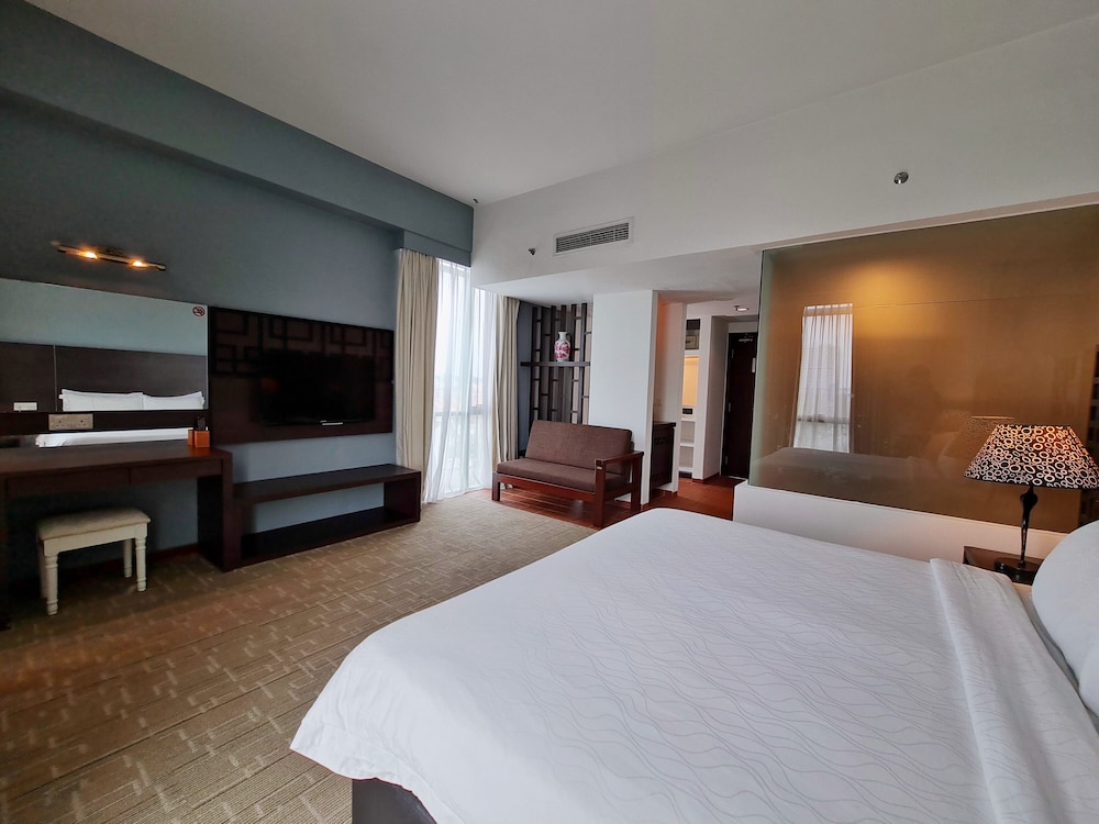 Garden Suite, King Bed، Swan Garden Hotel 3/10