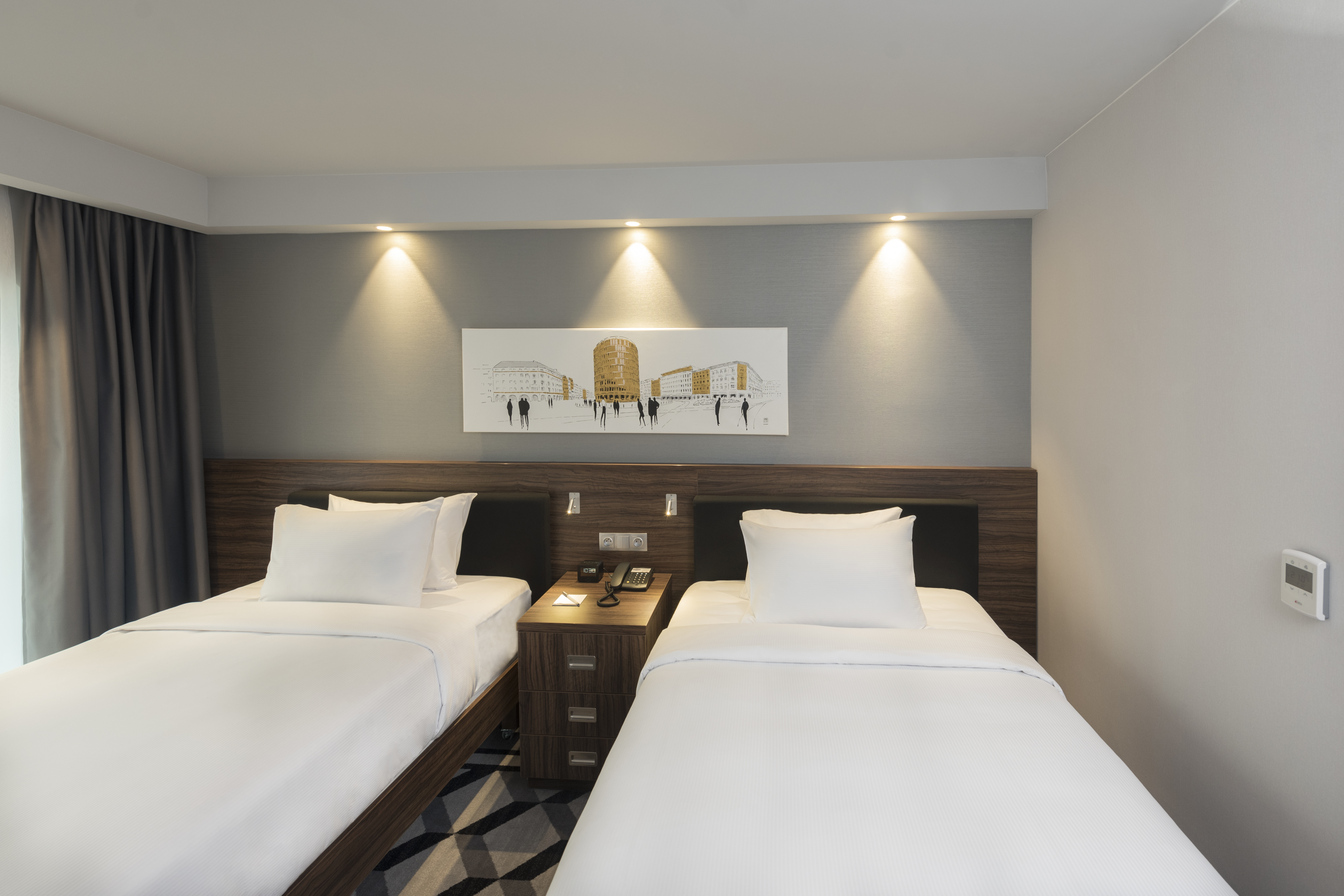 ROOM, TWIN BEDS, CITY VIEW