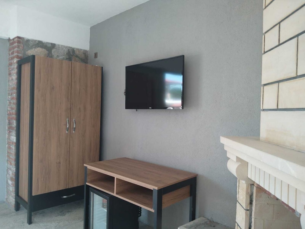 Hotel Rezve 4/25