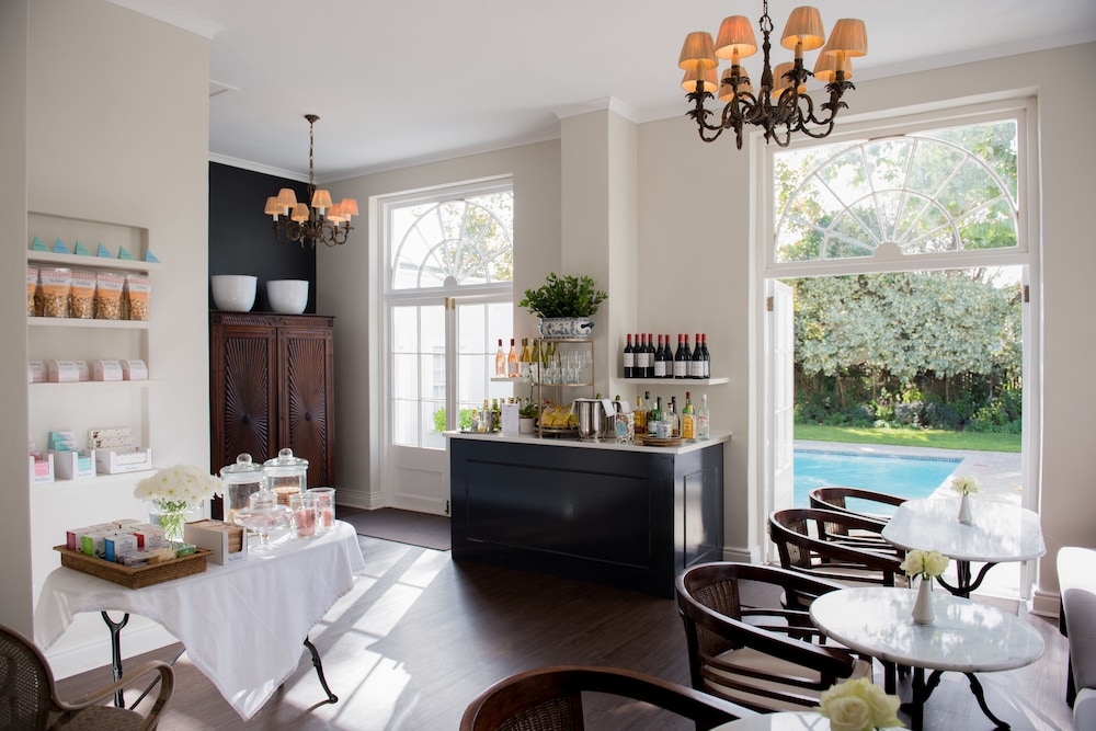 River Manor Boutique Hotel 38/58