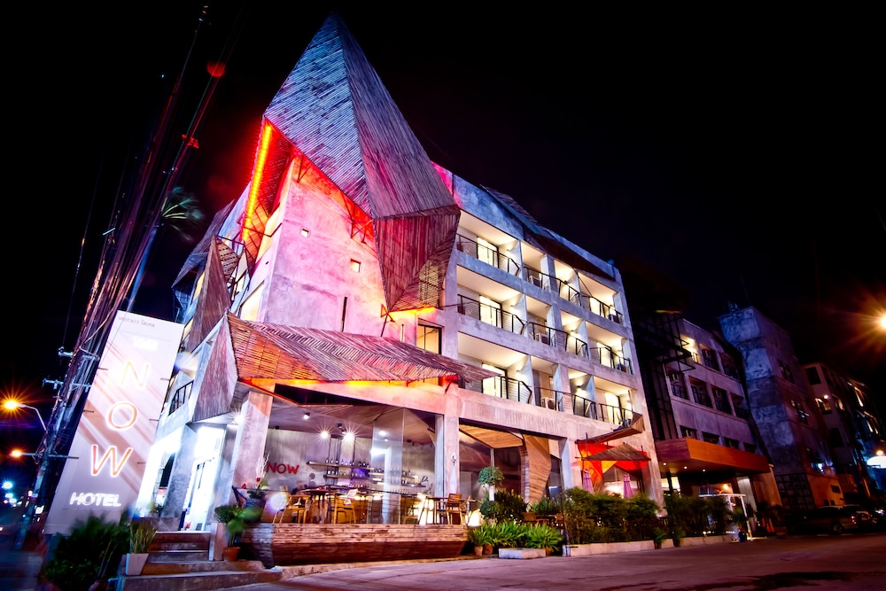 The Now Hotel 4/50