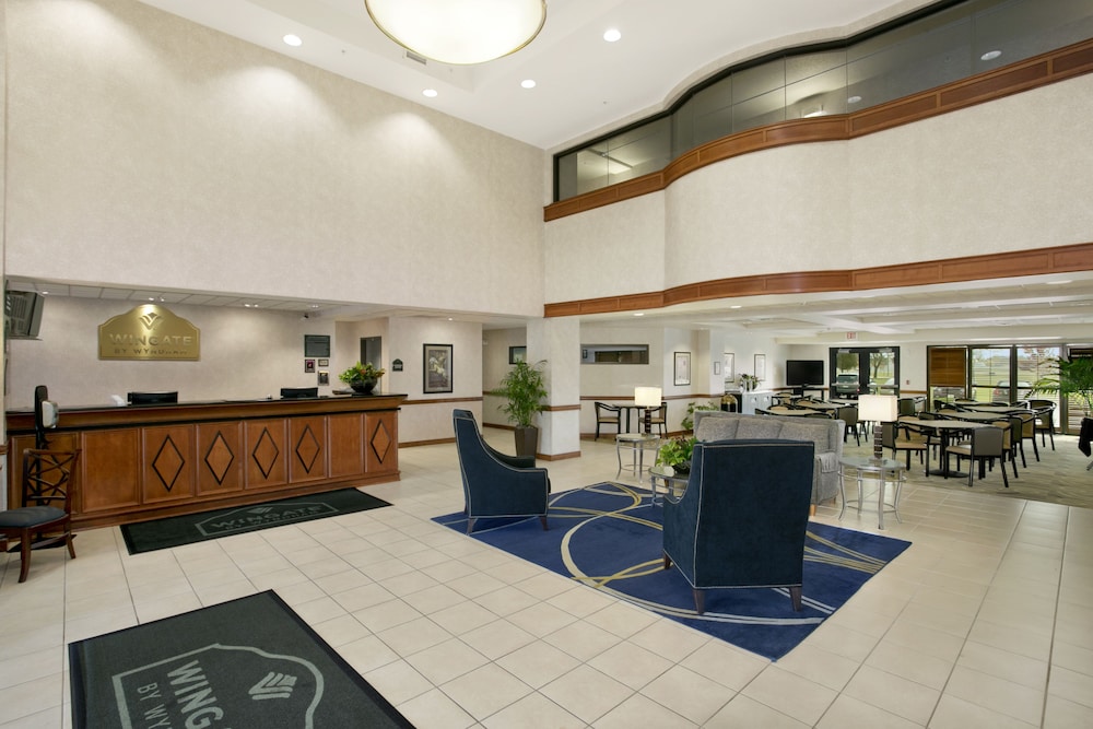 Wingate by Wyndham Green Bay Airport 2/23