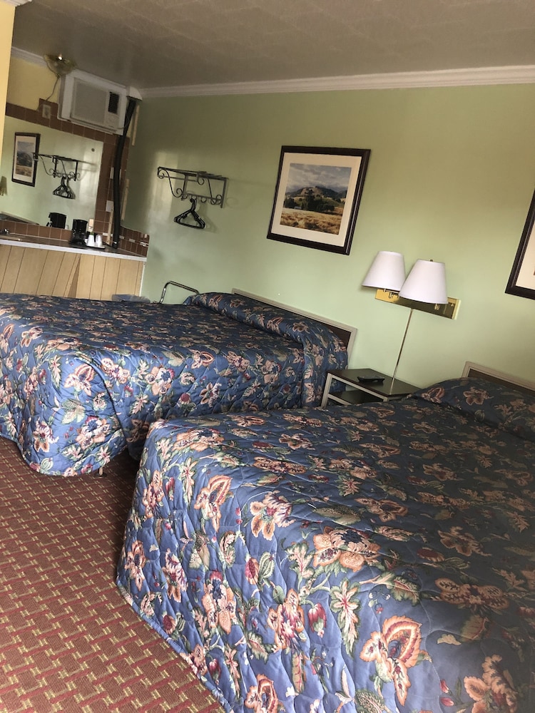 Downtown motel 9/16