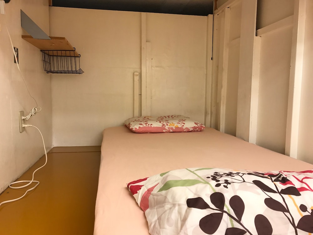 Kumoji-So Hostel 3/16