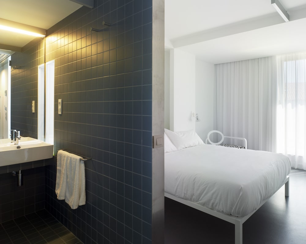 Hotel Moure 48/50