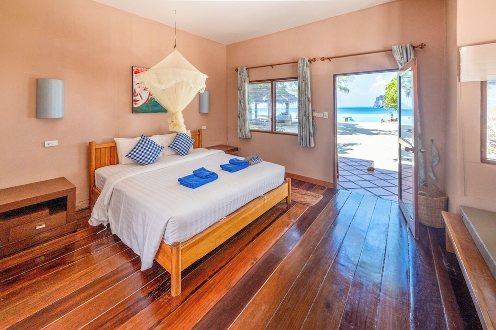Cottage, King Bed, Beach Front