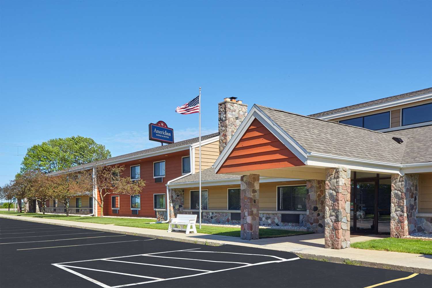 Americinn By Wyndham Elkhorn Near Lake Geneva 1/8