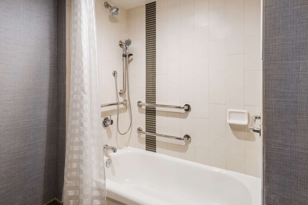 Hyatt Place Rogers / Bentonville 48/49