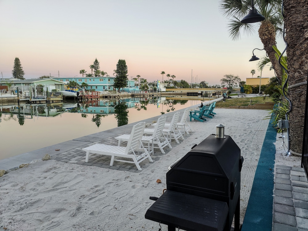 Tahitian Beach Motel 57/67