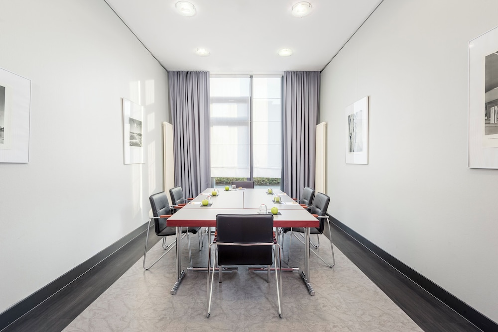 Hotel Wolfsburg Centrum, Affiliated by Melia 34/60