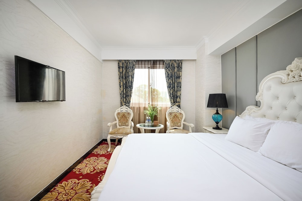 PREMIUM, KING BED, CITY VIEW