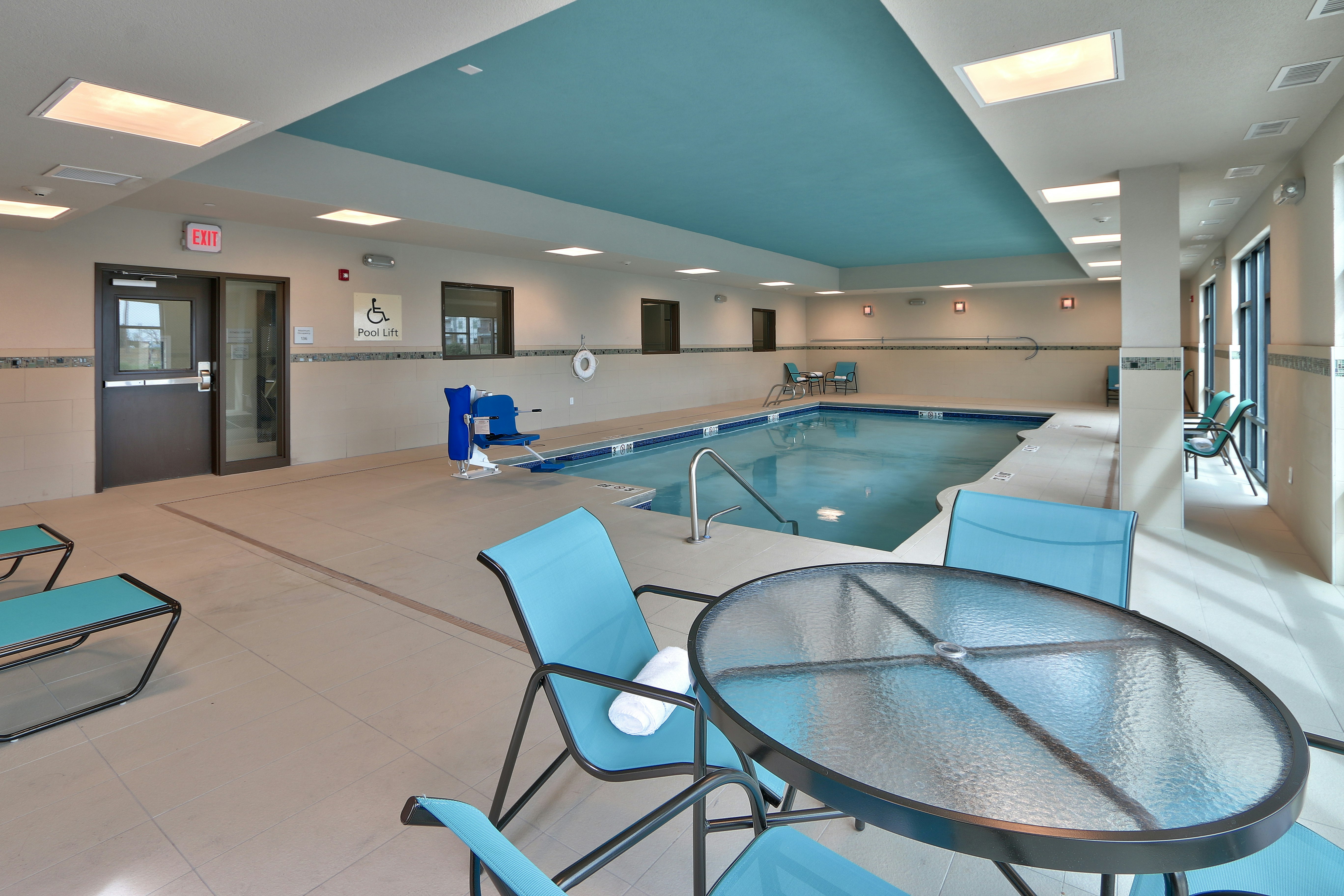 Hampton Inn and Suites Artesia 25/46