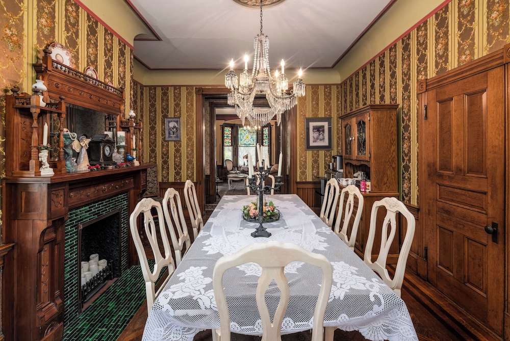 Gillis Grier Bed and Breakfast 34/50