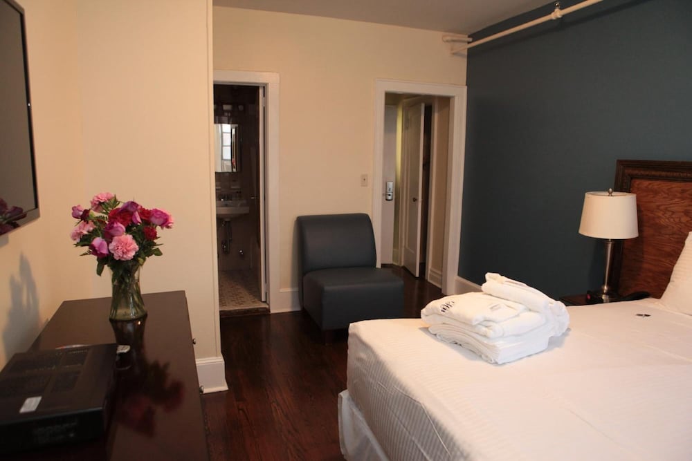 Long Beach Hotel 30/60