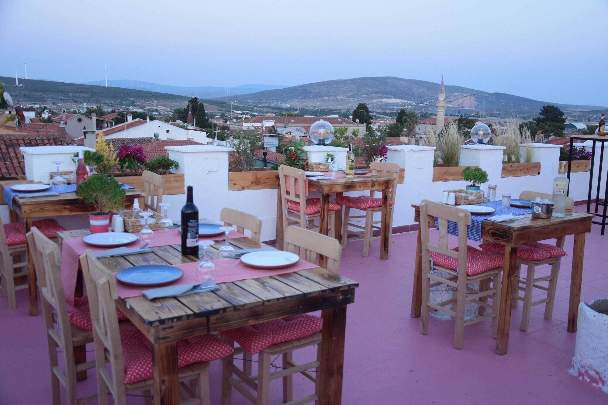 Woodstock Alacati 34/50
