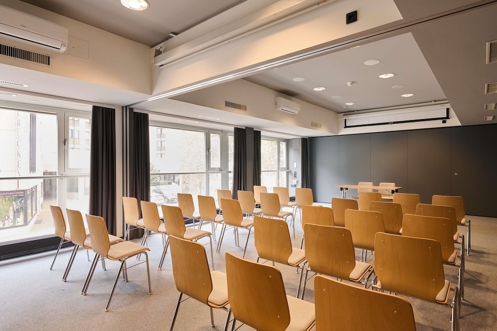 Premier Inn Saarbrucken City Centre 37/56