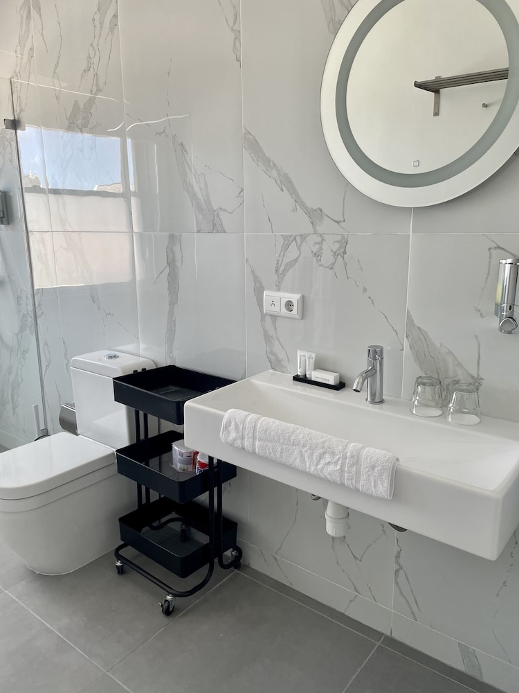 Saint Tropez Boutique Hotel 48/50
