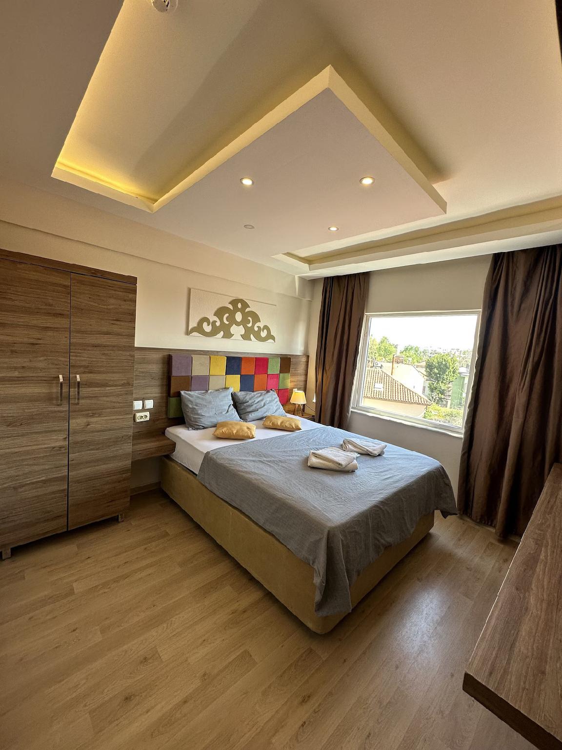 Superior, Queen Bed