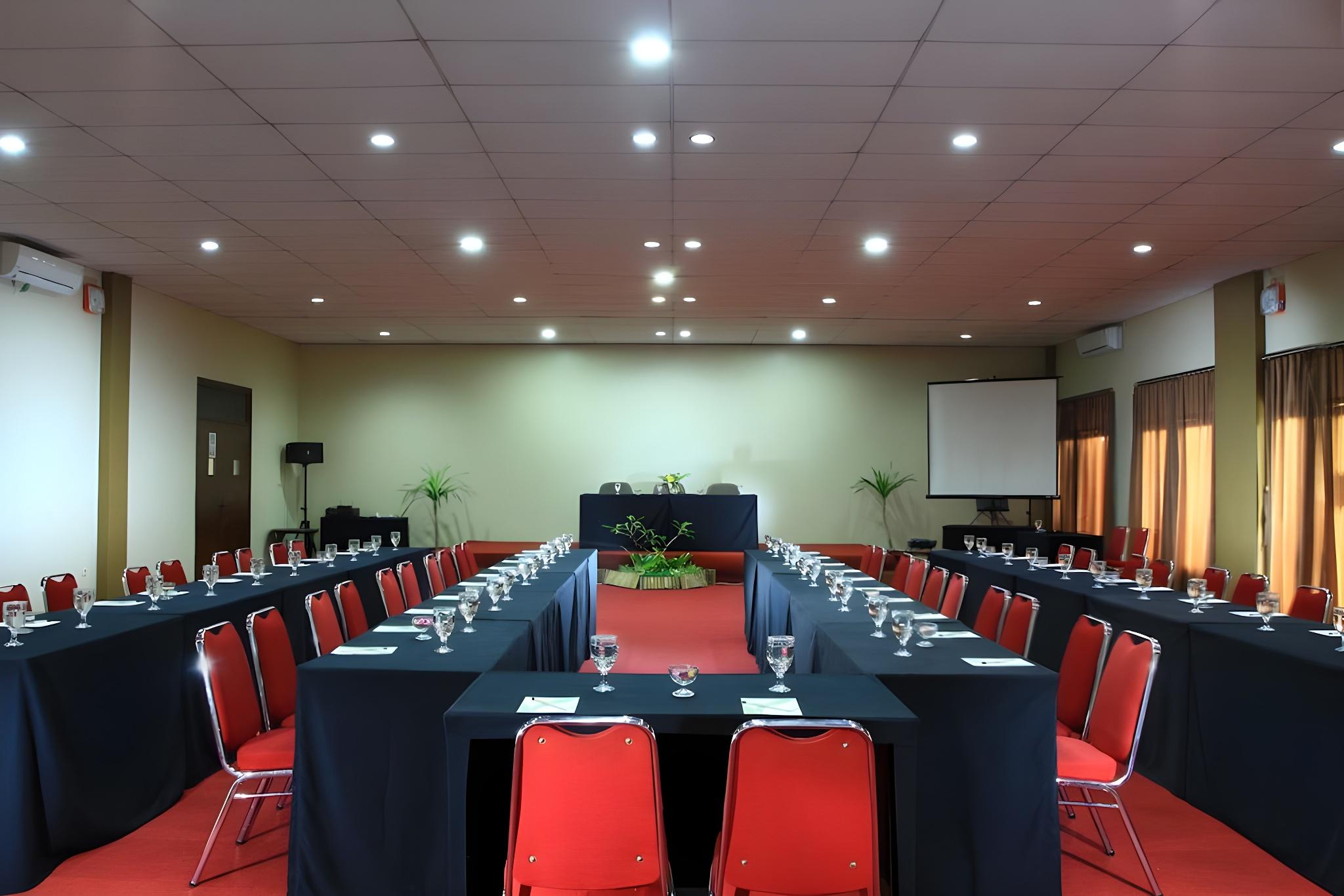 D Emmerick Hotel Salatiga 16/26