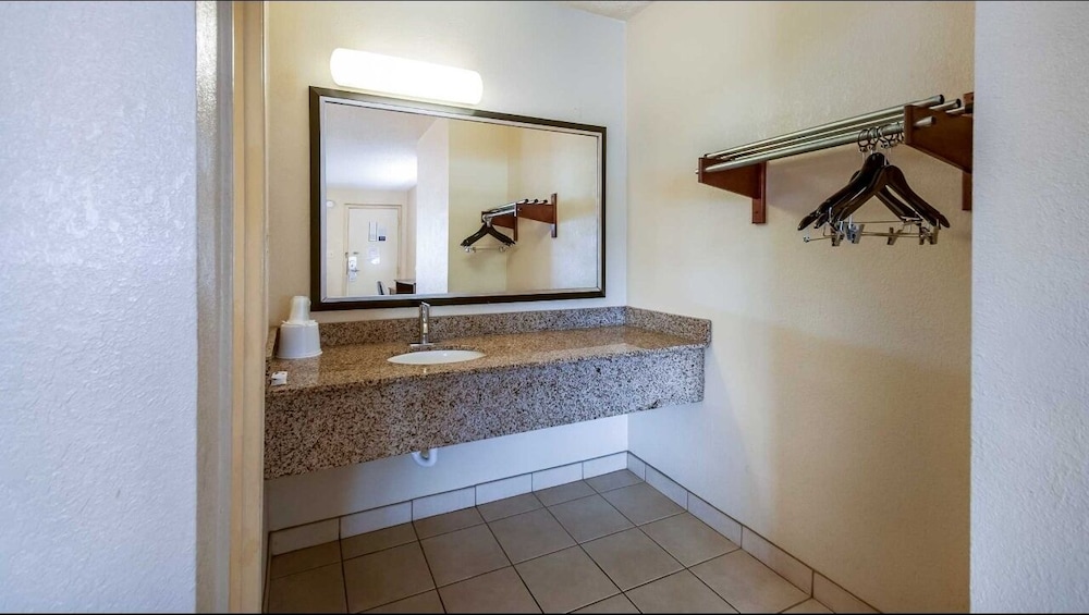 Motel6 Washington, DC - Convention Center 7/37