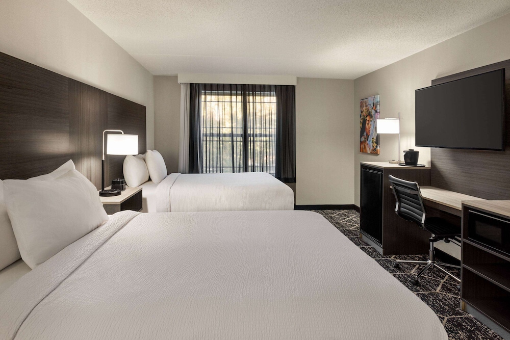 1 BEDROOM, SUITE, 2 QUEEN BEDS, ACCESSIBLE