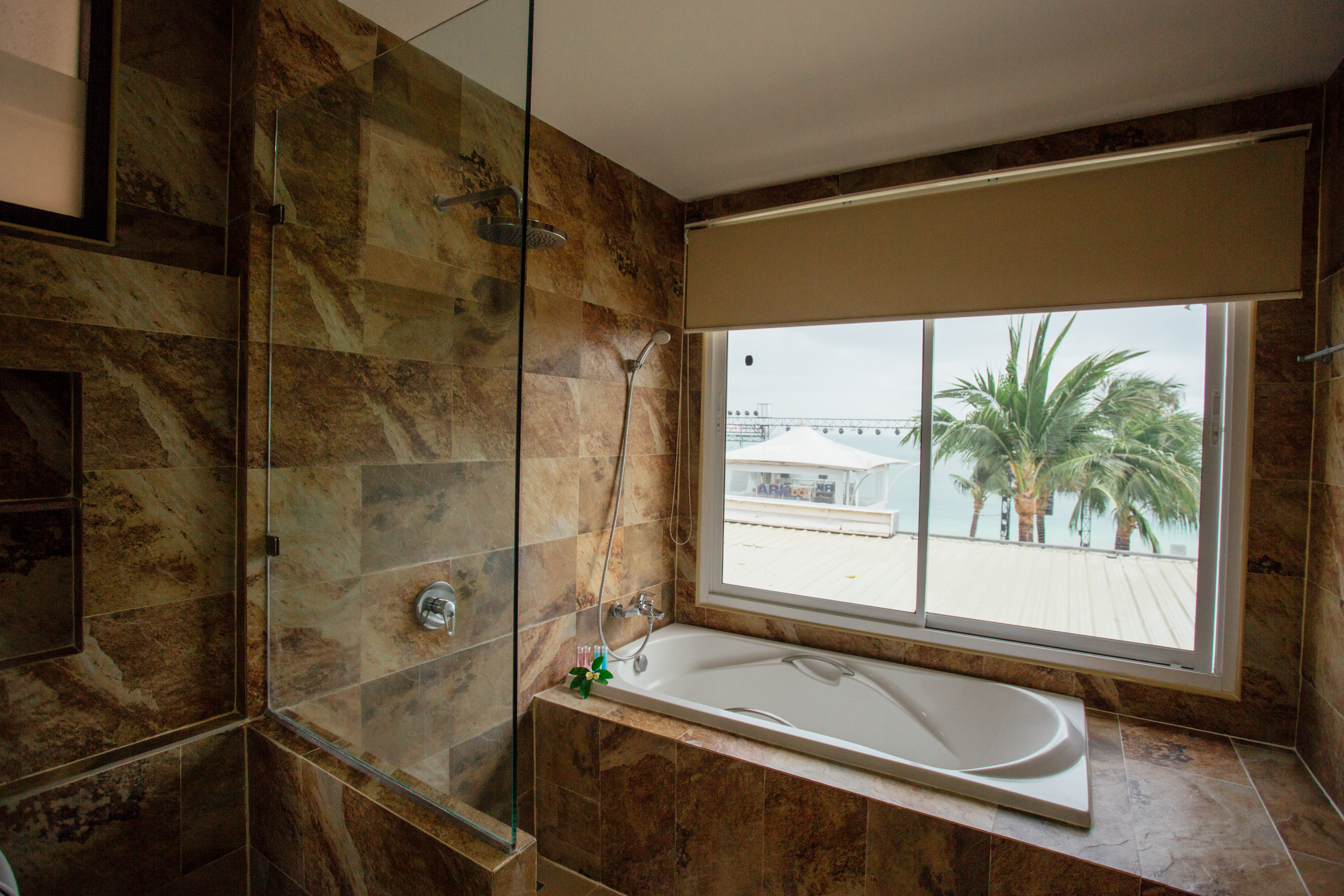 Ark Bar Beach Resort 64/64