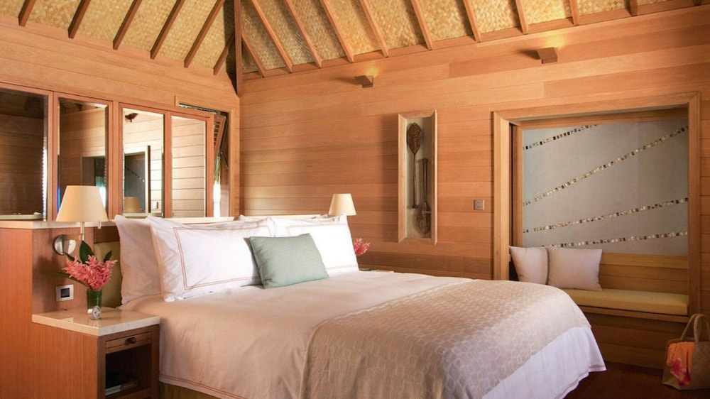 1 Bedroom, Overwater, Premier, Suite, King Bed, Mountain View