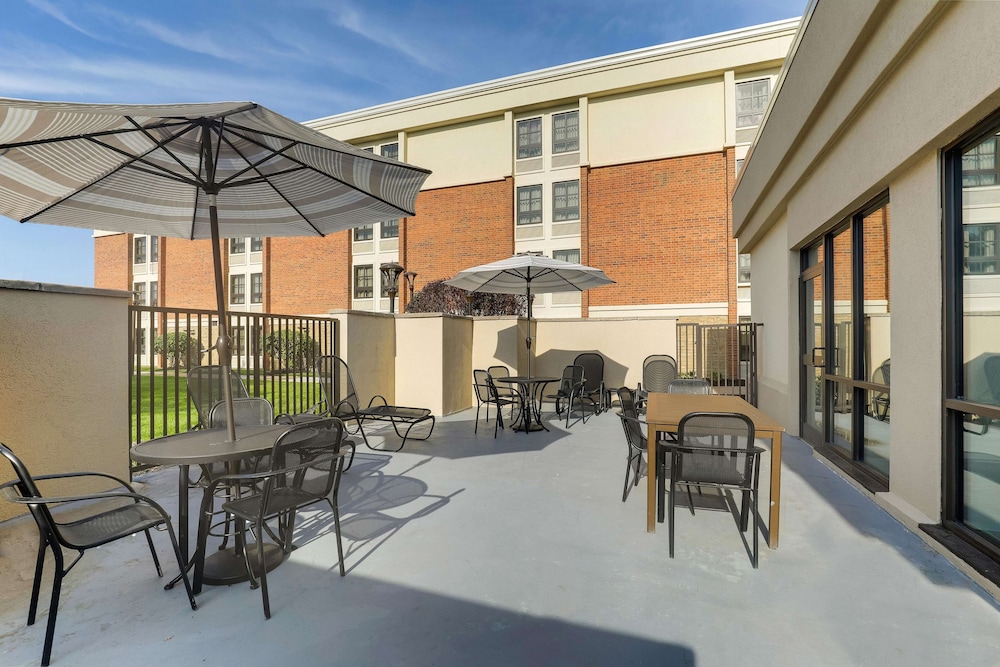 Drury Inn and Suites St. Joseph 43/45