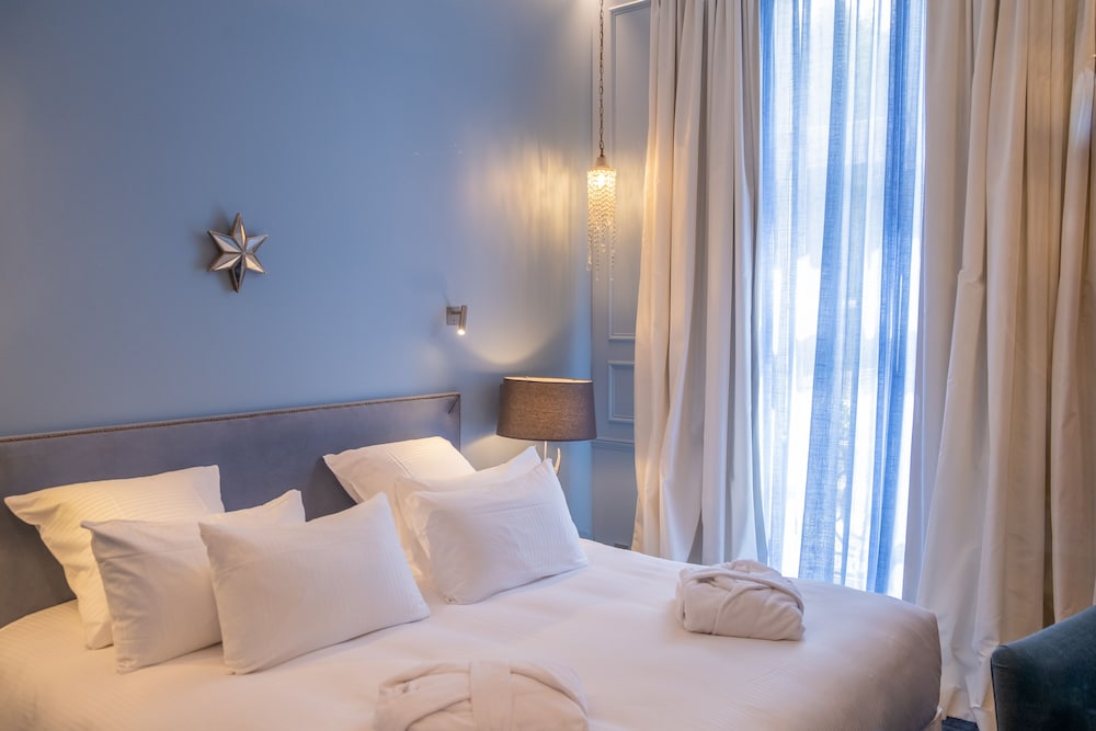 NOVOTEL CHATEAU DE MAFFLIERS 27/79